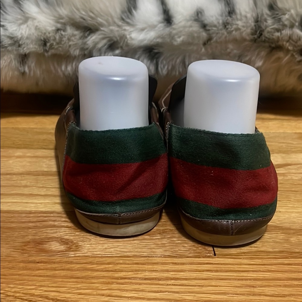 Gucci unisex Brown and Green Suede Loafers with Moccasin Design - Picture 2 of 13